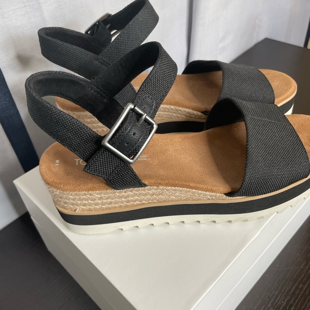 TOMS platform sandals